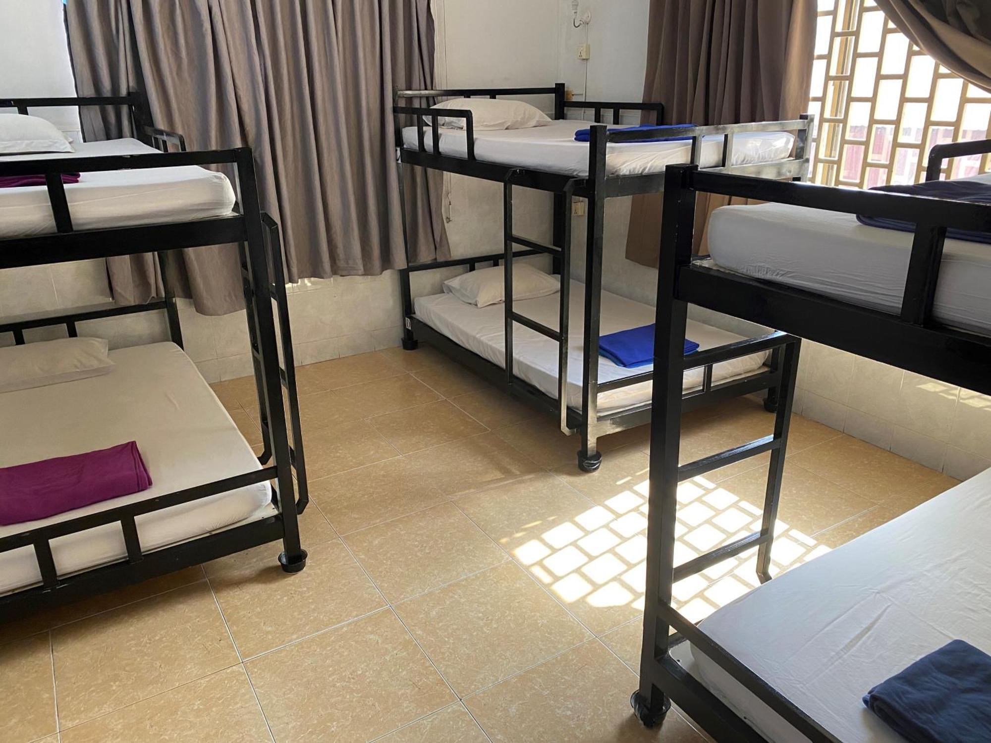 Eighty8 Backpackers Hostel Phnom Penh Exterior foto