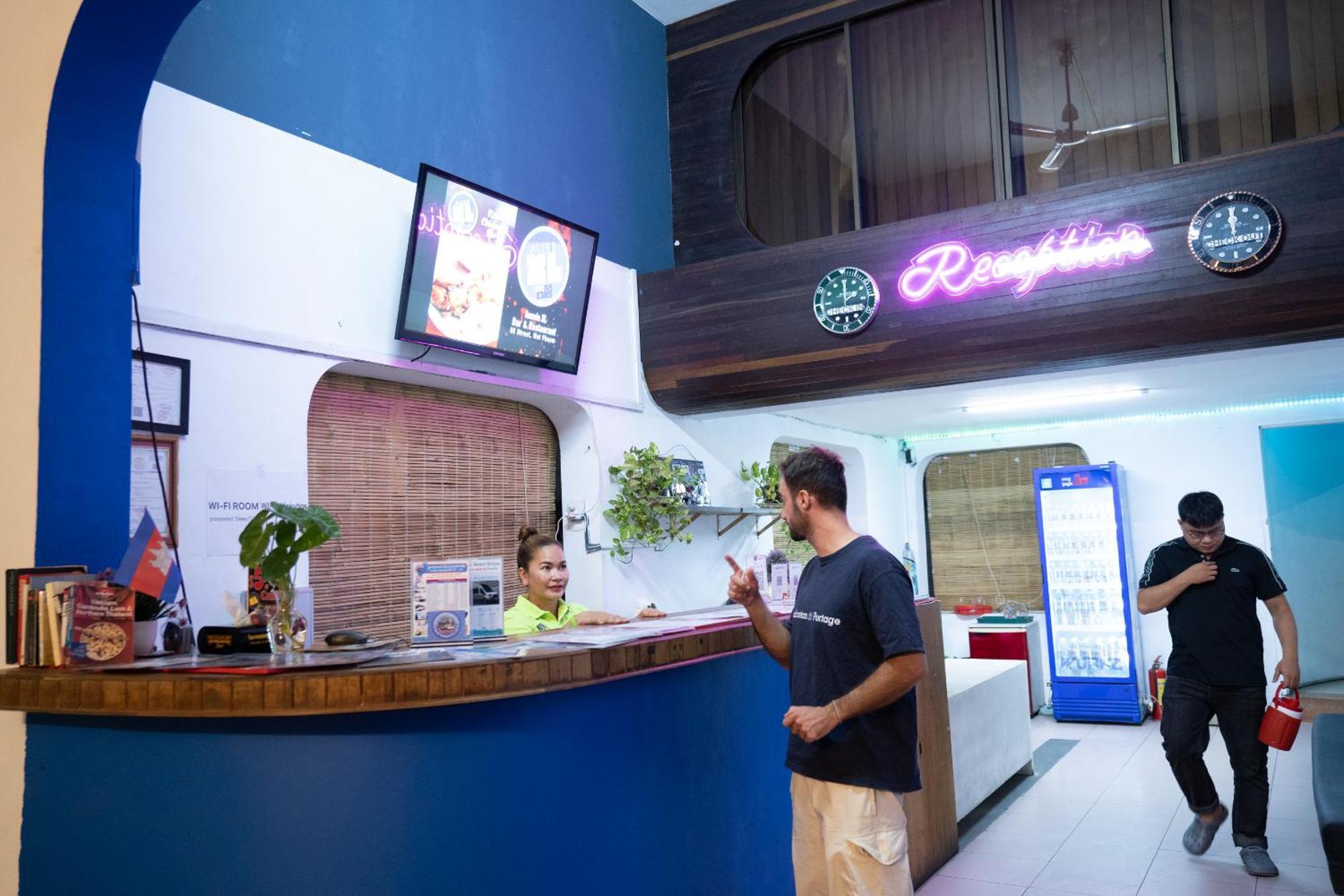 Eighty8 Backpackers Hostel Phnom Penh Exterior foto