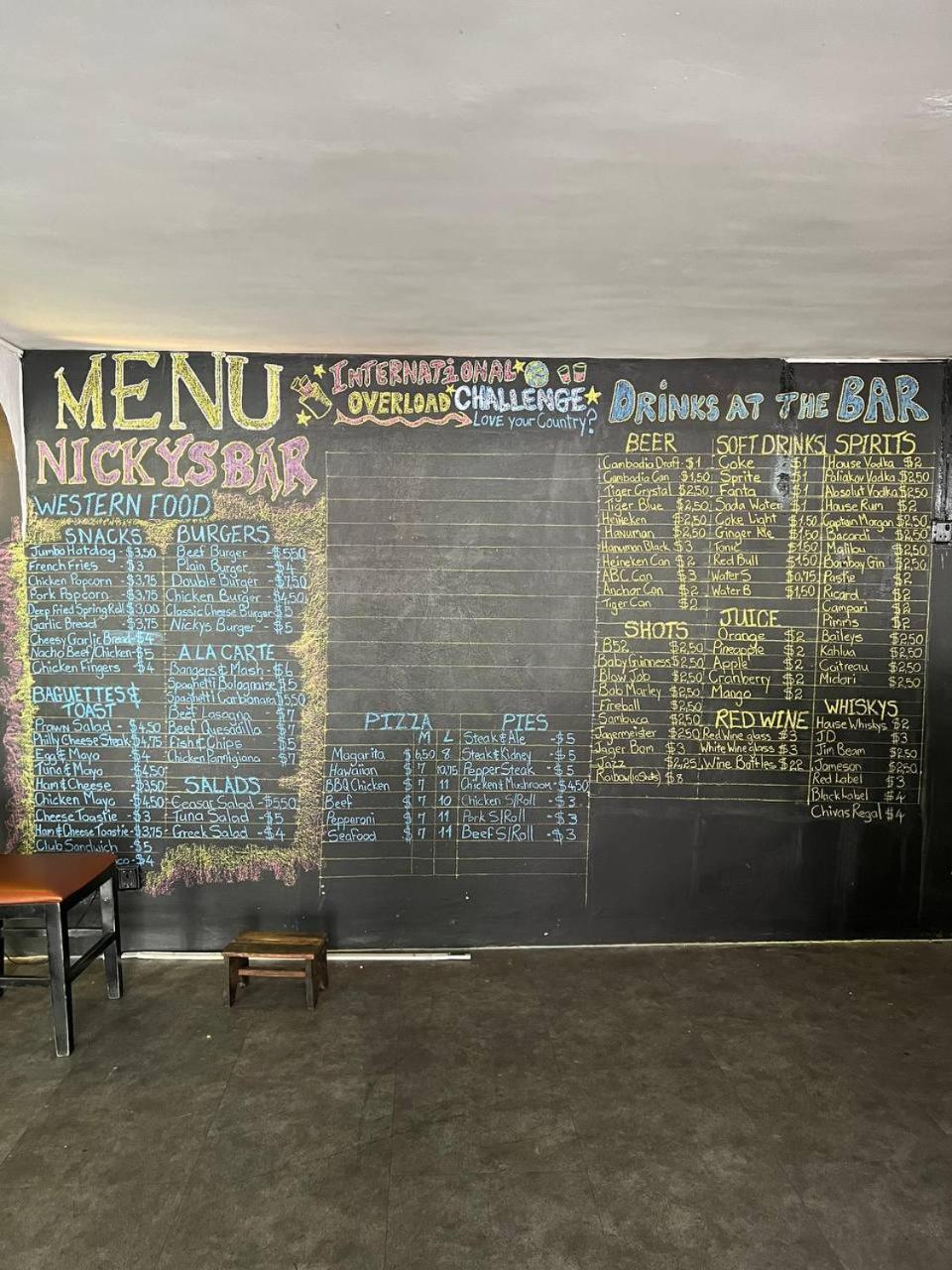 Eighty8 Backpackers Hostel Phnom Penh Exterior foto