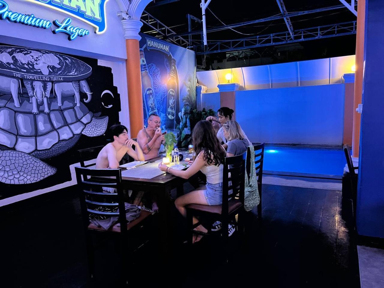 Eighty8 Backpackers Hostel Phnom Penh Exterior foto