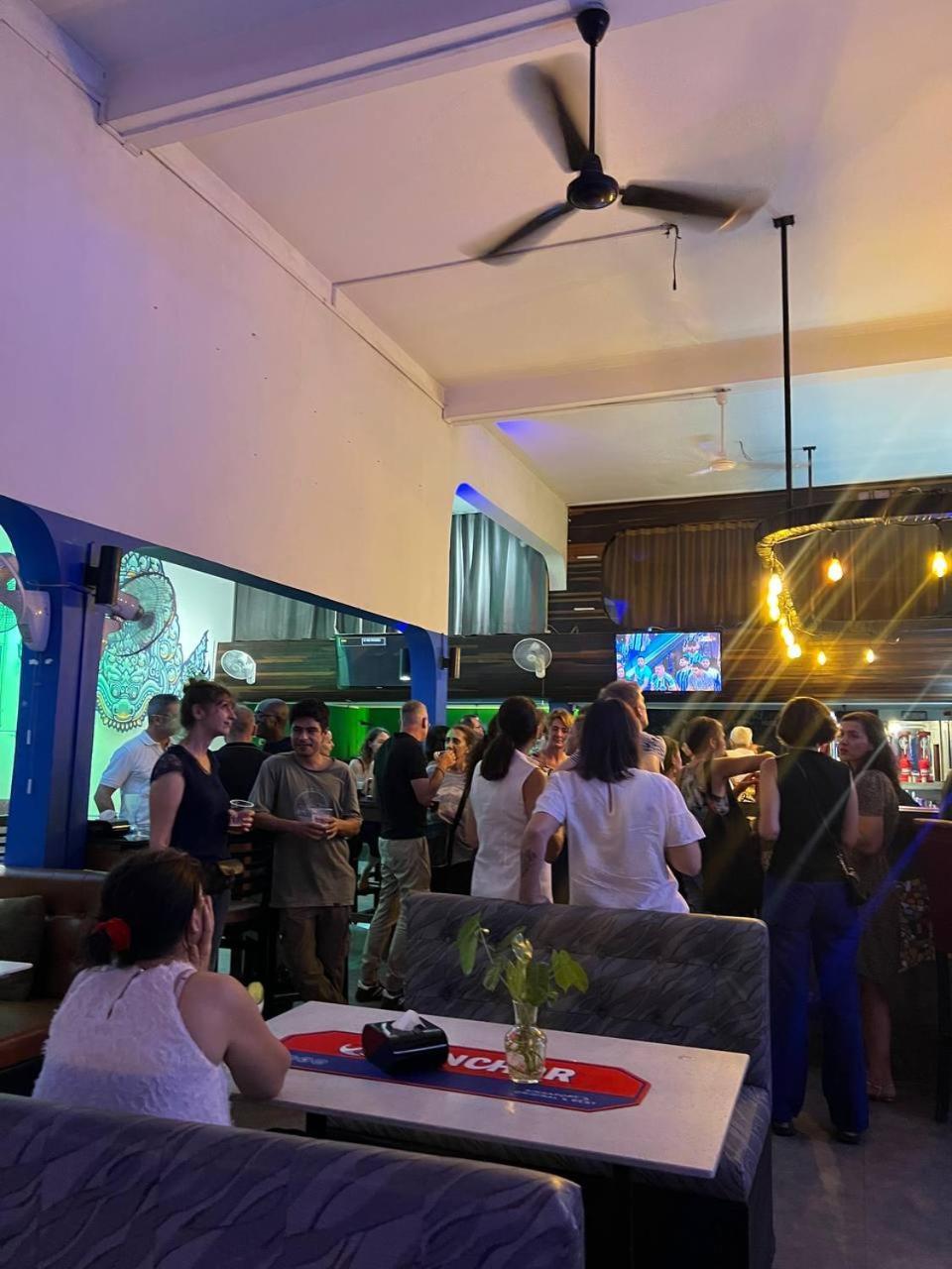 Eighty8 Backpackers Hostel Phnom Penh Exterior foto