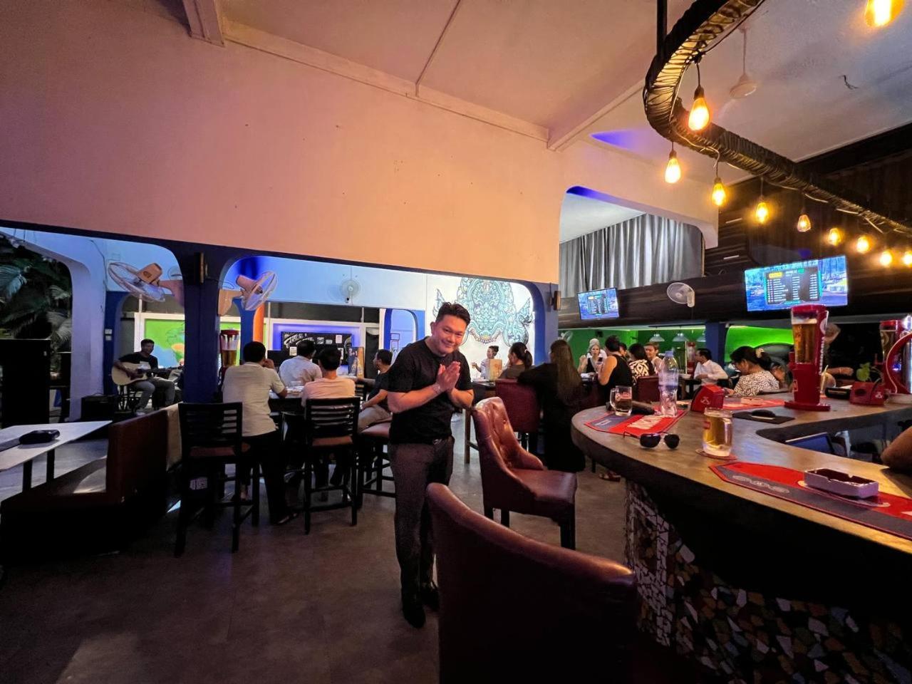Eighty8 Backpackers Hostel Phnom Penh Exterior foto