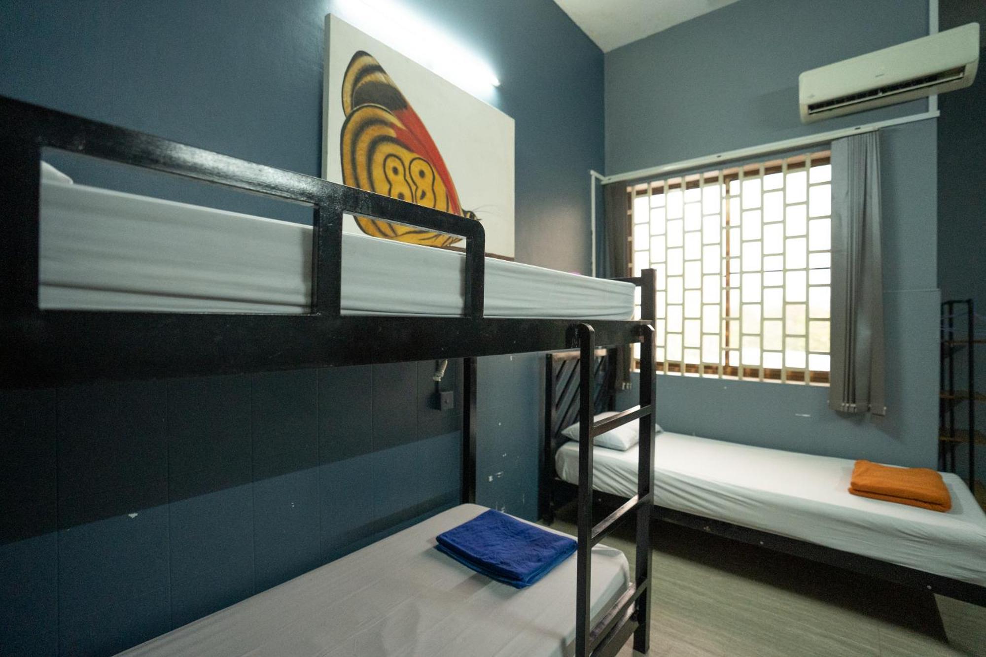 Eighty8 Backpackers Hostel Phnom Penh Exterior foto